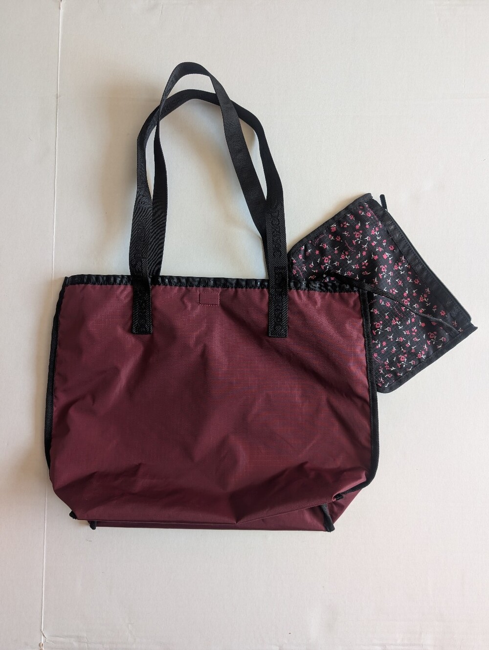 Lesportsac Burgundy Nylon Tote W/Pouch